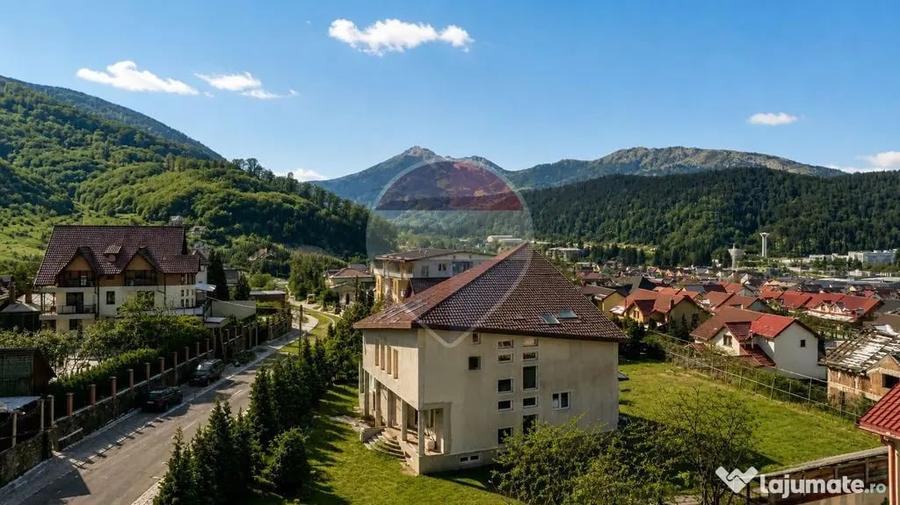 Casă cu 7 camere cu Teren 1322 Mp în Bunloc