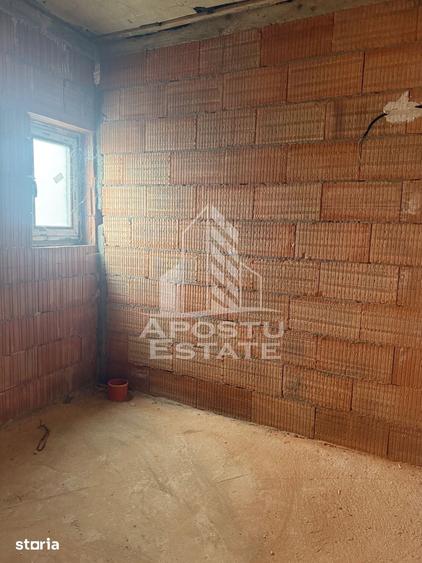 Casă cu 4 camere cu Teren 278 Mp în Bucovăț