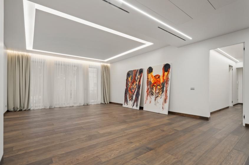 Apartament cu 4 camere decomandat în Arcul de Triumf