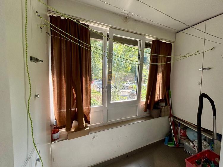 Apartament cu 3 camere decomandat, mobilat în Brâncoveanu