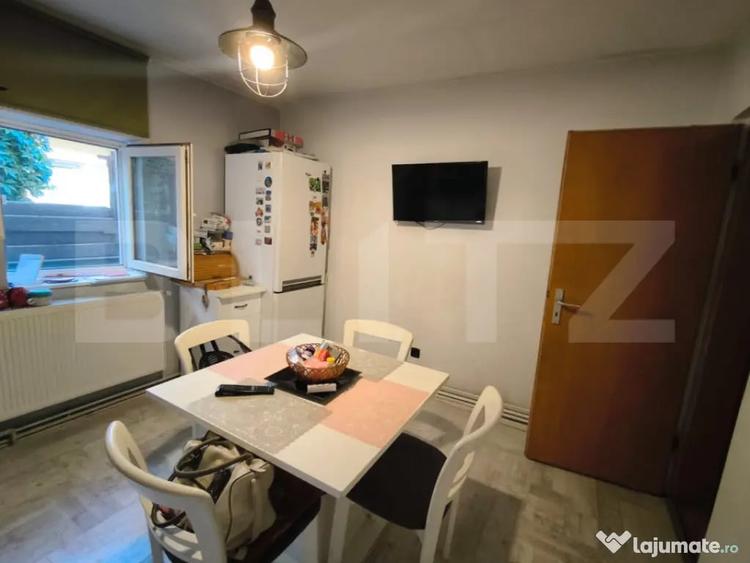 Casă cu 3 camere cu Teren 559 Mp în Romanești