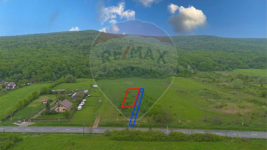 Teren Construcții intravilan de 855 mp, în Poieni
