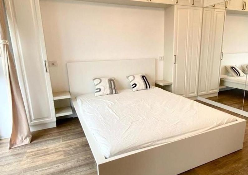 Apartament cu 4 camere decomandat, mobilat în Drumul Taberei