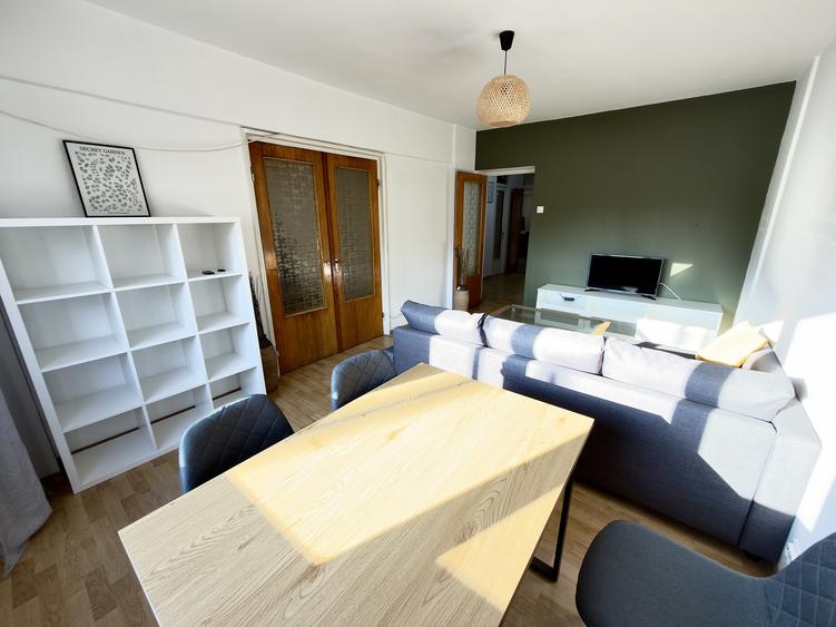 Apartament cu 3 camere decomandat, mobilat în Grădina Icoanei