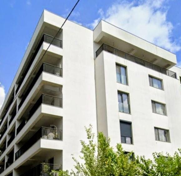 Apartament cu 3 camere decomandat în Herăstrău
