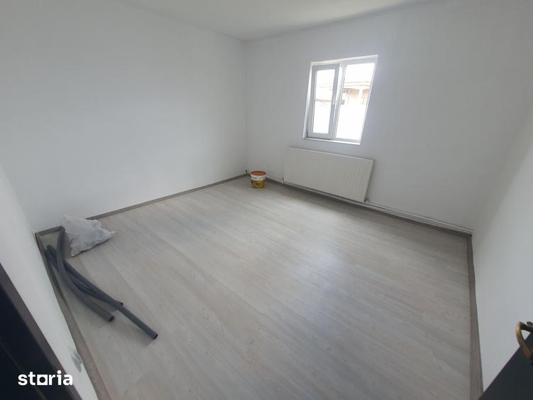 Casă cu 7 camere cu Teren 650 Mp în Limanu