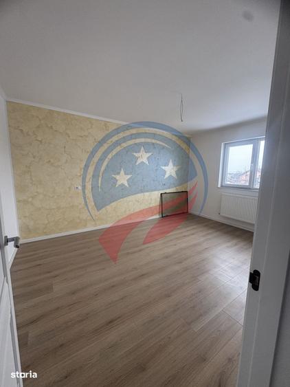 Casă cu 4 camere în Șimnicu de Jos