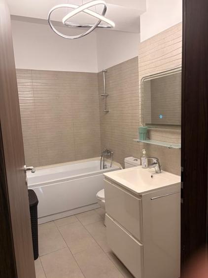 Apartament cu 2 camere semidecomandat, mobilat în Calea Călărașilor