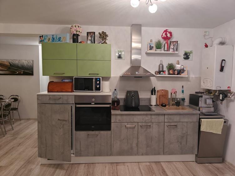 Apartament cu 3 camere în Crinț