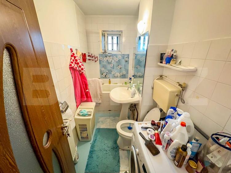 Apartament cu 4 camere decomandat, mobilat în Gojdu