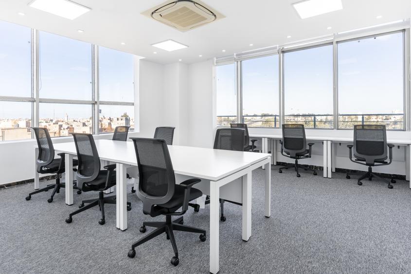 Spațiu de birou privat pentru 4 persoane în Regus Iride Business Centre - 2