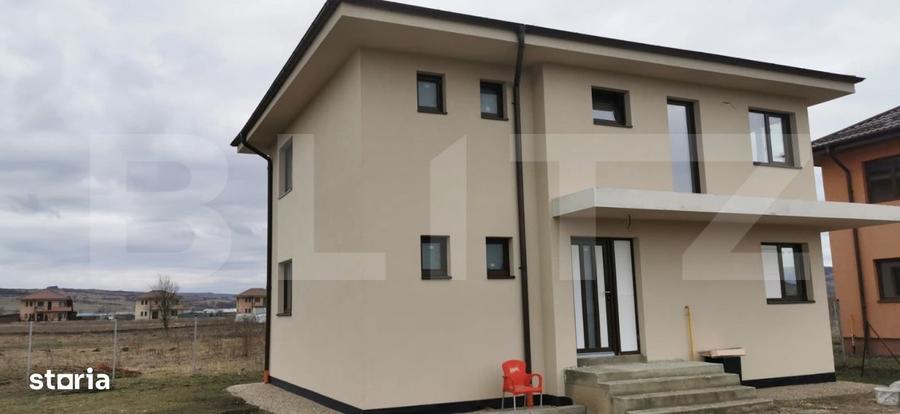Casă cu 4 camere cu Teren 460 Mp în Jucu