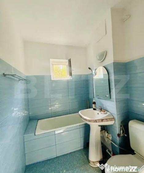 Apartament cu 4 camere decomandat în Girocului