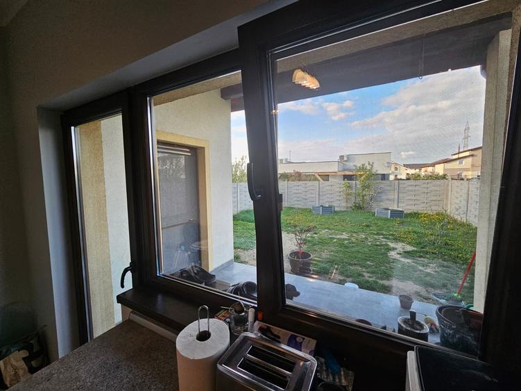 Duplex cu 5 camere cu Canalizare în Dumbrăvița