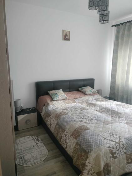 Apartament cu 3 camere decomandat în Sânpetru