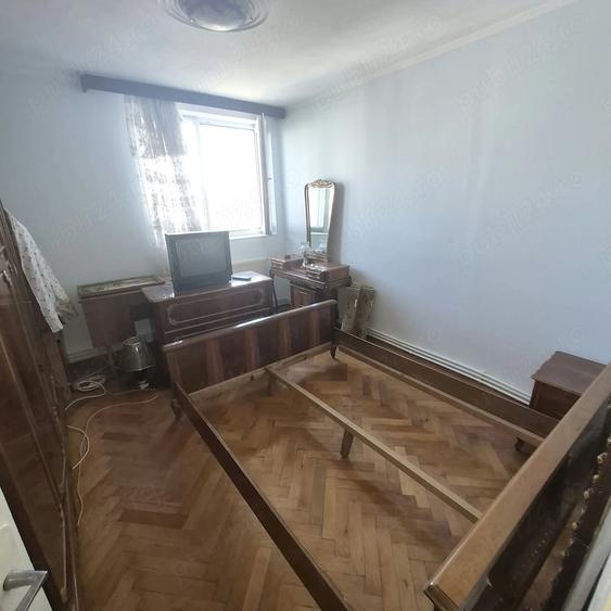 Apartament cu 3 camere decomandat în Bălcescu