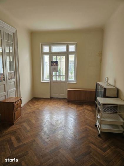 Apartament cu 5 camere, mobilat în Unirii