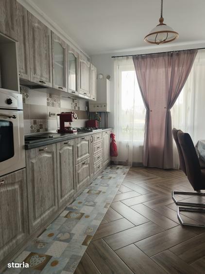 Apartament cu 3 camere în Cristian