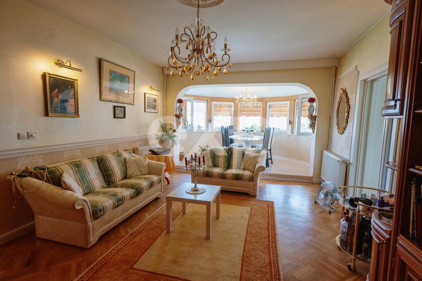 Apartament cu 4 camere decomandat, mobilat în Ultracentral