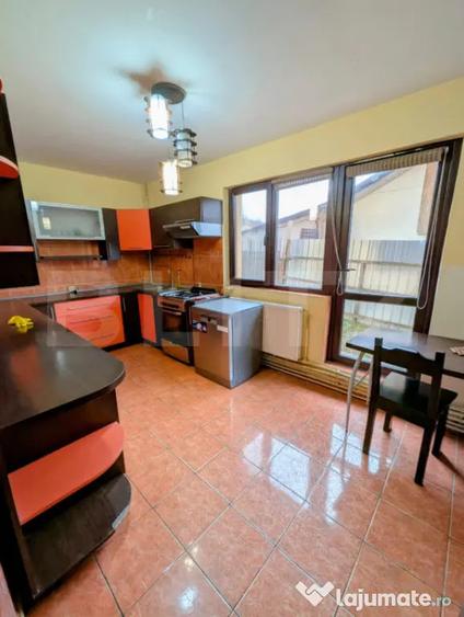 Casă cu 4 camere cu Teren 200 Mp în Bucium