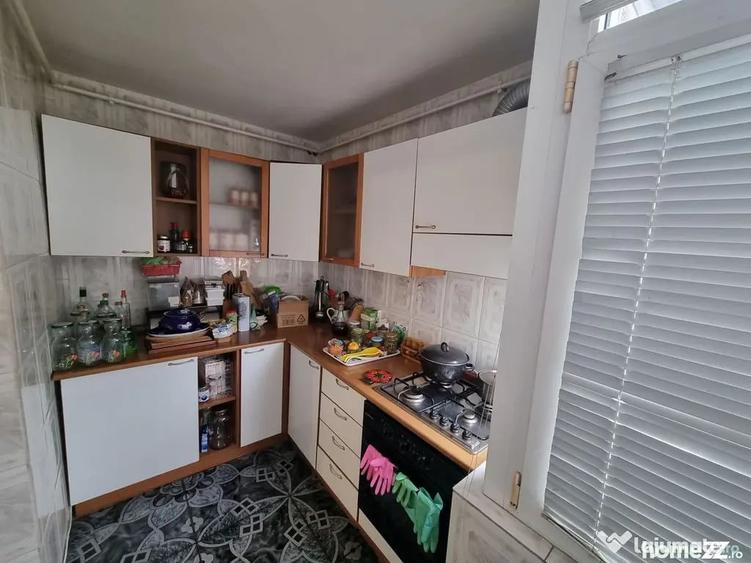 Apartament cu 4 camere decomandat în Faleza Nord