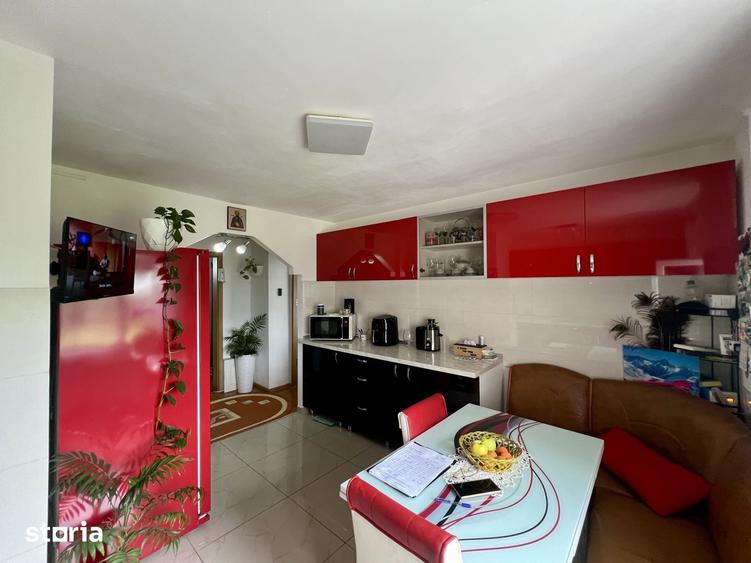 Apartament cu 4 camere decomandat în Giroc