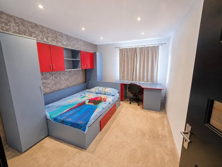 Duplex cu 4 camere cu Canalizare în Calea București