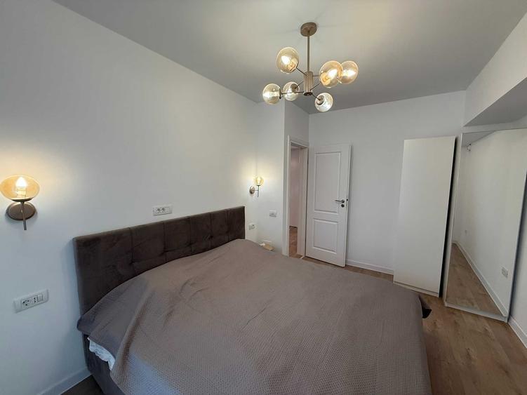 Apartament cu 3 camere semidecomandat în Central