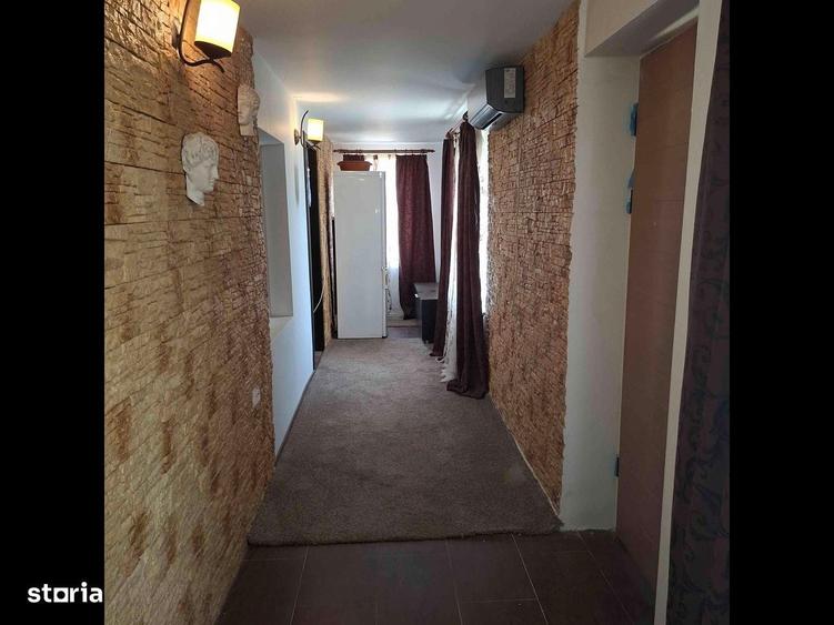 Casă cu 3 camere în Șimnicu de Sus