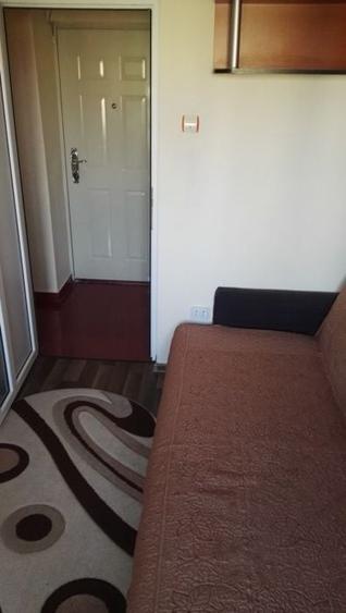 Apartament cu 3 camere semidecomandat în Nord