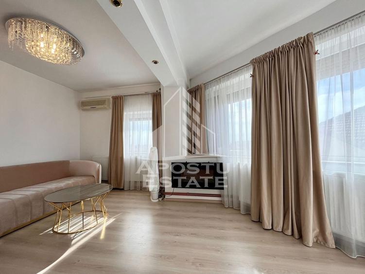 Penthouse cu 5 camere decomandat, mobilat în Fabric