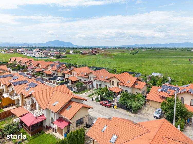 Casă cu 3 camere cu Teren 177 Mp în Sânpetru