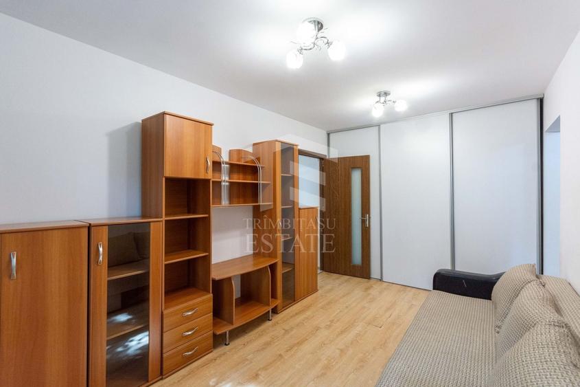 Apartament cu 3 camere semidecomandat, mobilat în Dristor
