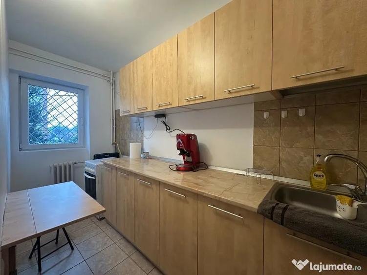 Garsonieră decomandată în Central