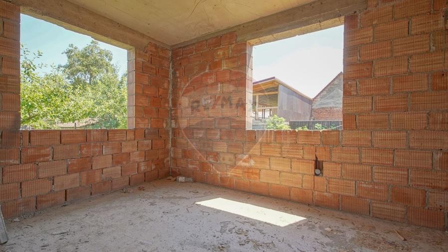 Teren Construcții intravilan de 755 mp, în Cristian