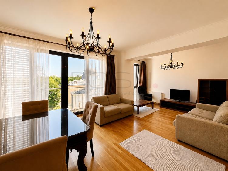 Apartament cu 3 camere decomandat, mobilat în Kiseleff