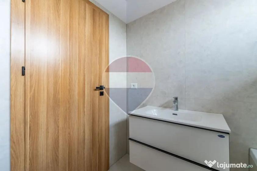 Casă cu 4 camere cu Teren 230 Mp în Central