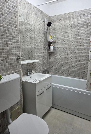 Apartament cu 3 camere semidecomandat, mobilat în Titan