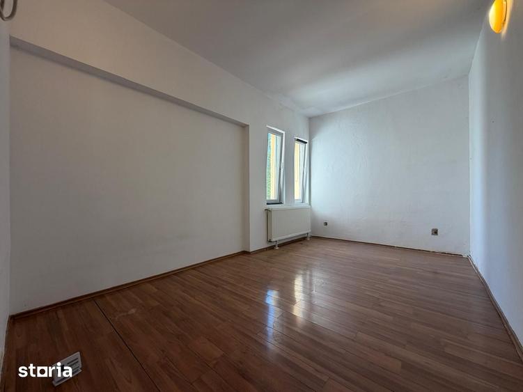 Apartament cu 3 camere decomandat în Ronaț