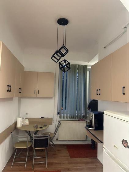 Inchiriez apartament ultra central 2 camere - 1