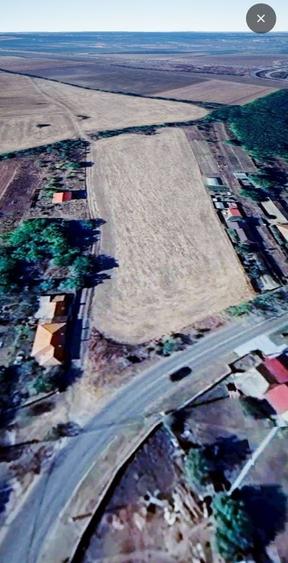 Teren de 4425 mp, în Lipia