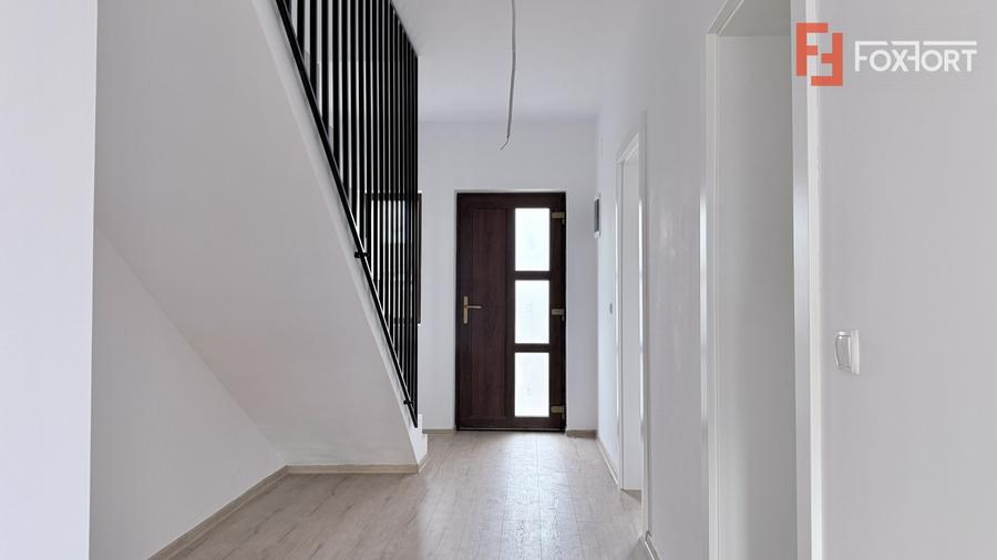 Duplex cu 4 camere cu Canalizare în Moșnița Veche