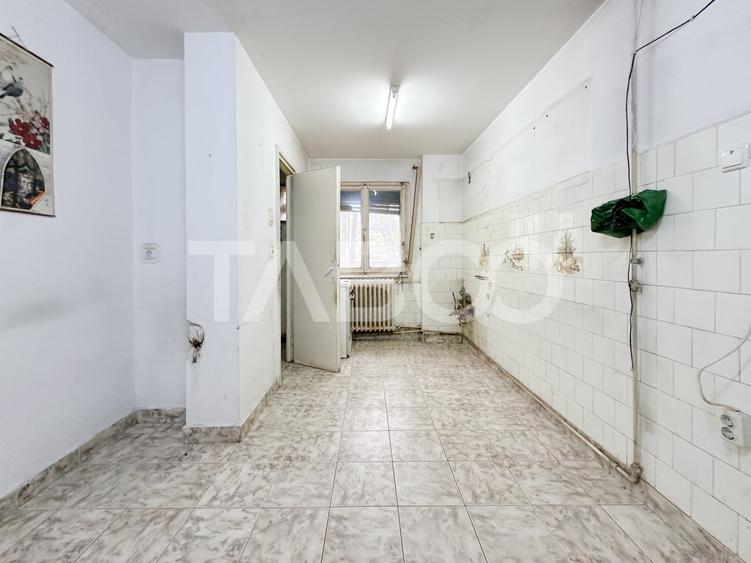 Apartament cu 3 camere semidecomandat în Gheorgheni
