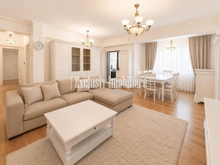 Apartament cu 3 camere decomandat în Casa de Cultură