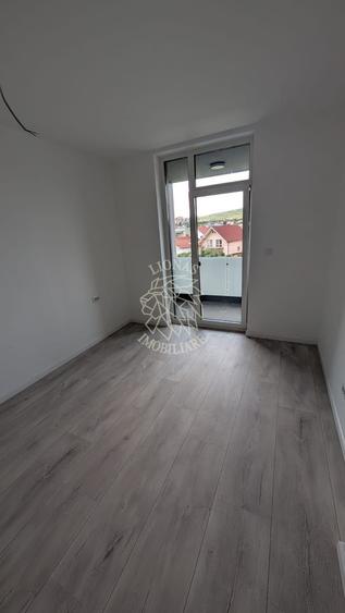 Apartament cu 4 camere decomandat în Calea Moldovei