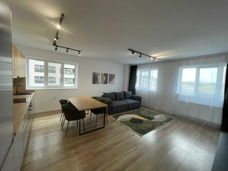 Apartament cu 3 camere decomandat în Corunca