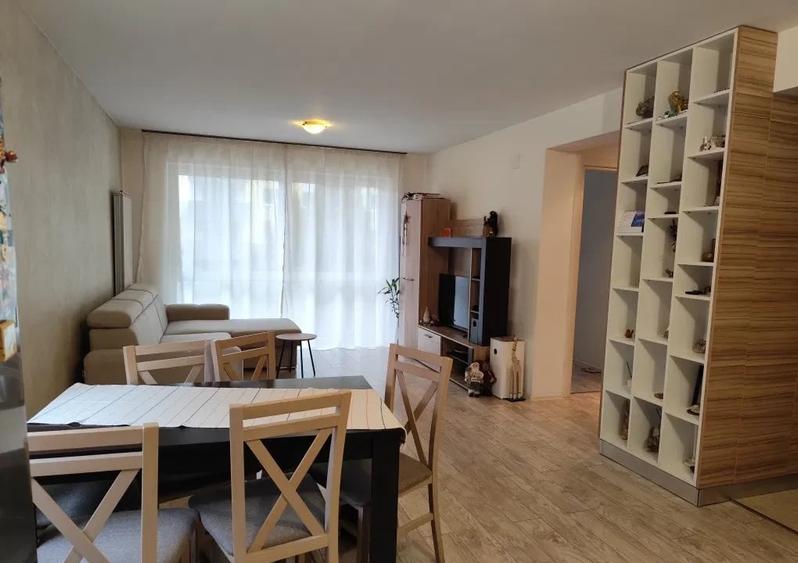 Apartament cu 2 camere semidecomandat, mobilat în Tractorul