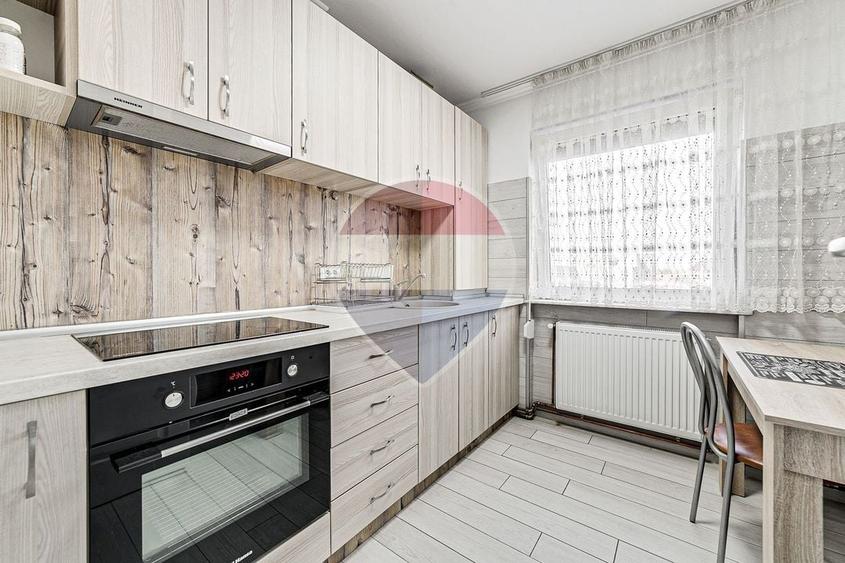 Apartament cu 2 camere semidecomandat, mobilat în Ultracentral