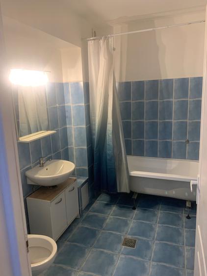Apartament cu 2 camere semidecomandat în Broscărie