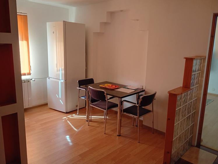 Apartament cu 3 camere decomandat în Traian